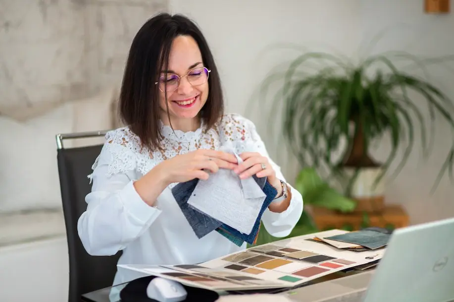 Portrait d'une femme décoratrice